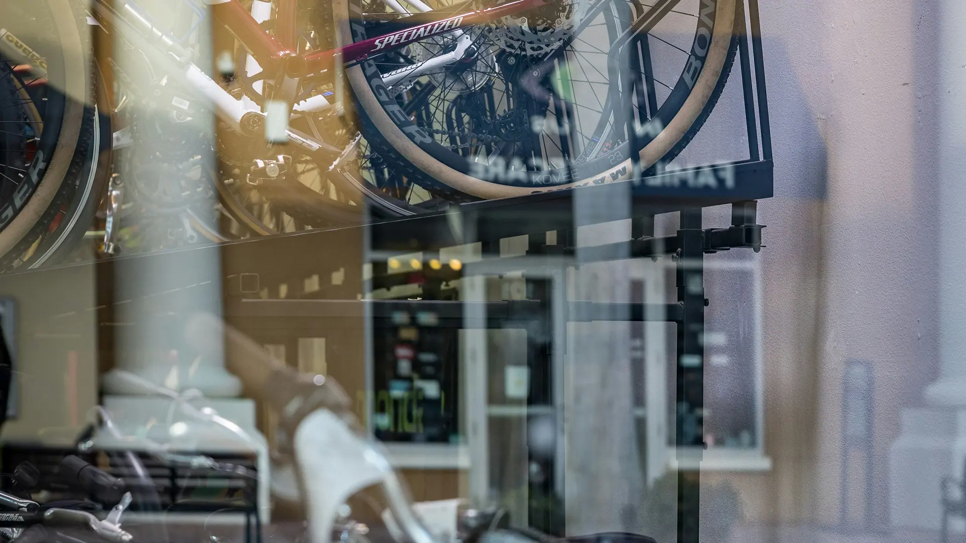 Salon rowerowy i ekspozycja sprzętu